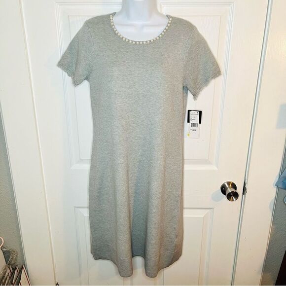 Sandra Darren Short Sleeve Faux Pearl Neck Mini Sweater Dress Gray M NWT - Picture 3 of 12